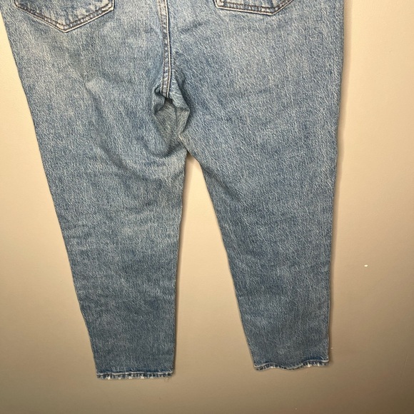 Madewell Classic Straight Jeans in Nearwood Wash - Picture 9 of 14